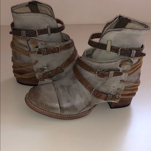 Free bird by steve madden boots